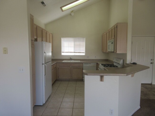 Building Photo - 4 Bedroom - 2 bath - Single Family Home in...
