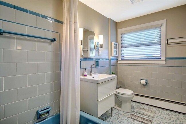 Building Photo - 151 Chace Ave