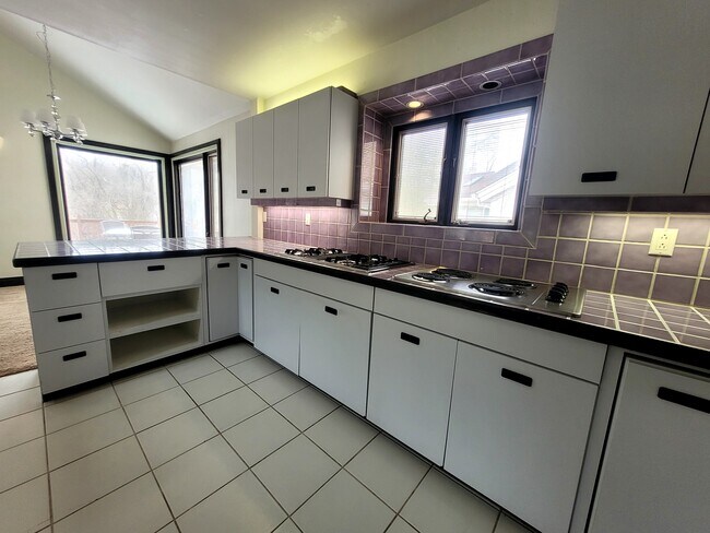 Building Photo - 1460 West Alex Bell Road