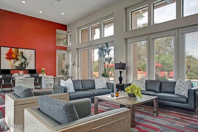 Building Photo - 1550 E Thunderbird Rd