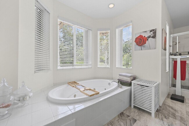 Building Photo - 4461 Mariners Cove Dr