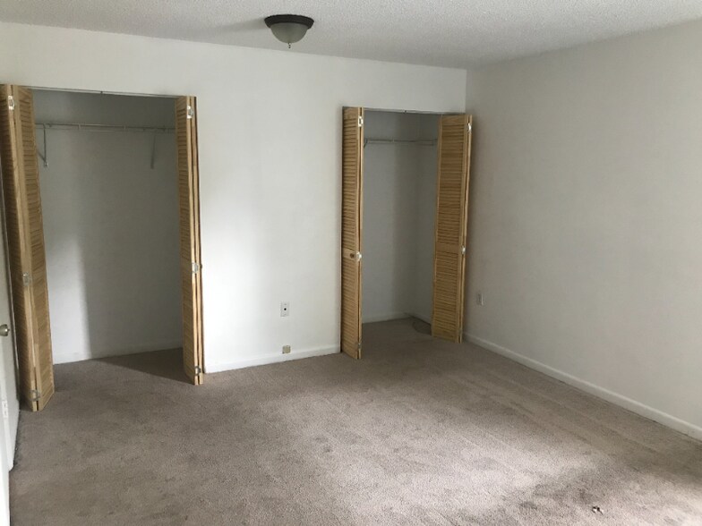 Building Photo - 11925 NE 2nd Ave