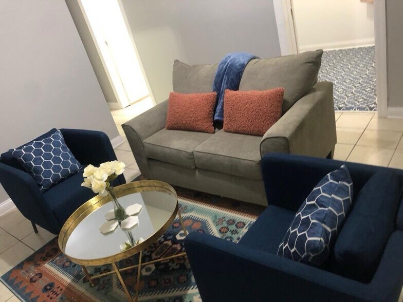 Living Room - 2110 W 22nd Pl