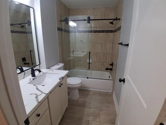 Building Photo - 4026 Simsbrook Dr