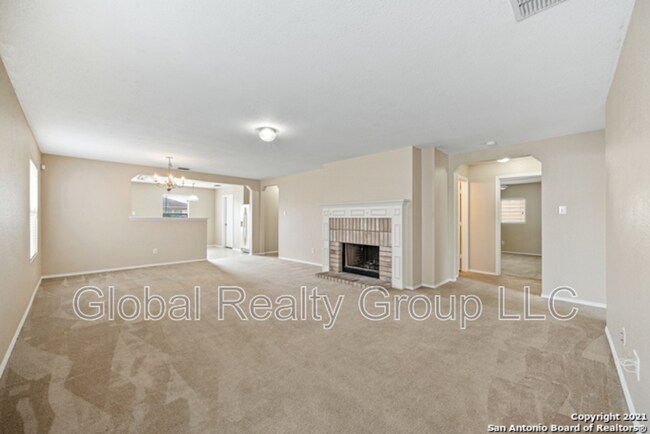 Building Photo - 129 Creek Run