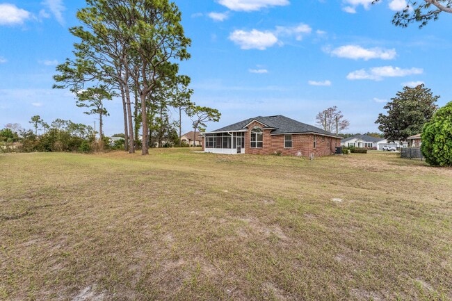 Building Photo - 15738 Northside Dr E