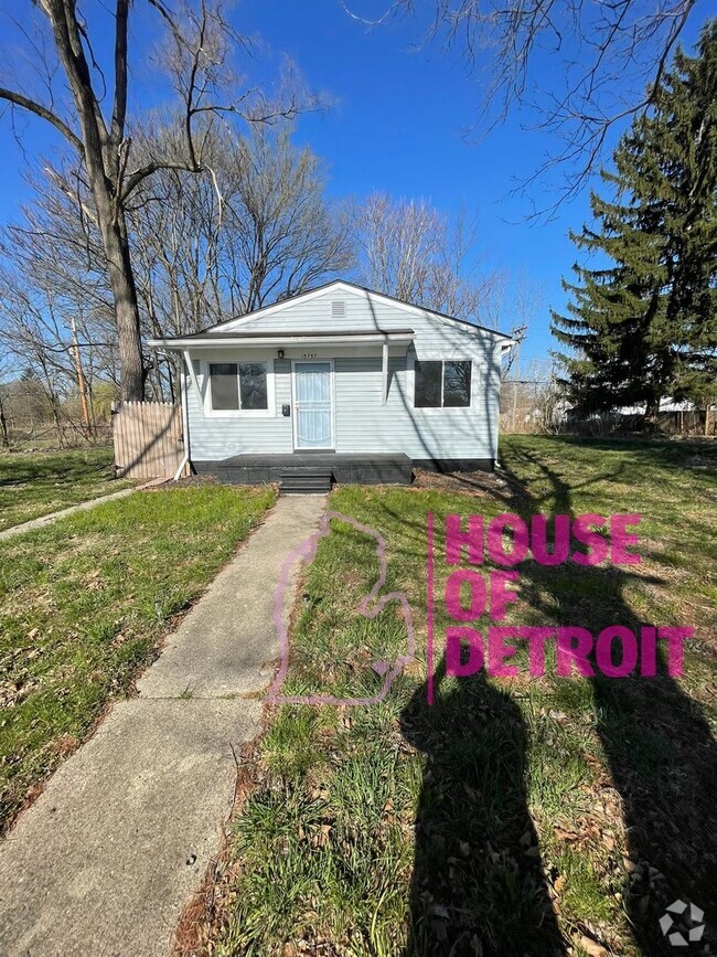 Building Photo - 3 BEDROOM 1 BATH FREE PRE-SCREEN