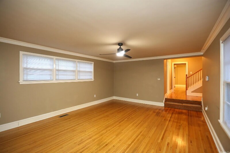 Building Photo - 6100 Cantrell Rd