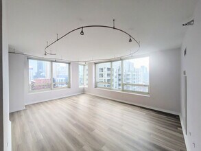 Building Photo - 33 W Ontario St