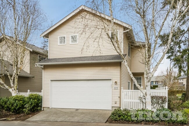 Building Photo - 2213 Anderson Ave