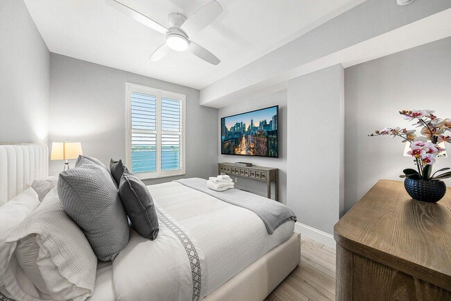 Building Photo - 255 Evernia St