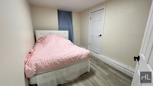 Building Photo - MILLER AVENUE