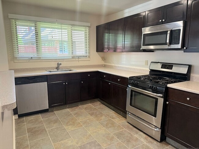 Building Photo - 105 Montoya Dr