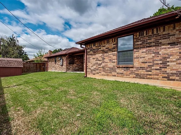 Building Photo - 8966 Hialeah Cir S