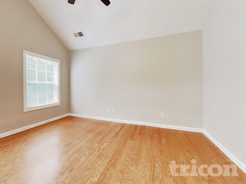 Building Photo - 32 Mountain View Dr