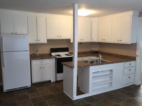 Building Photo - 903 Beltrami Ave NW