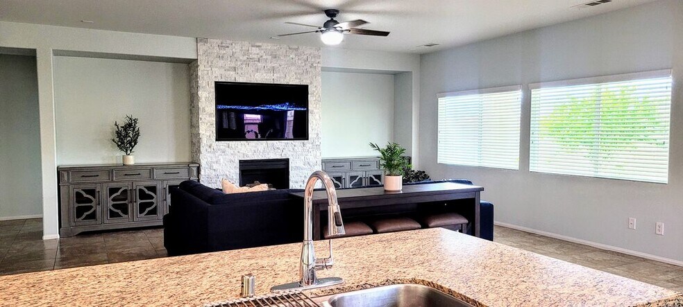 Building Photo - 42443 Andes Ct