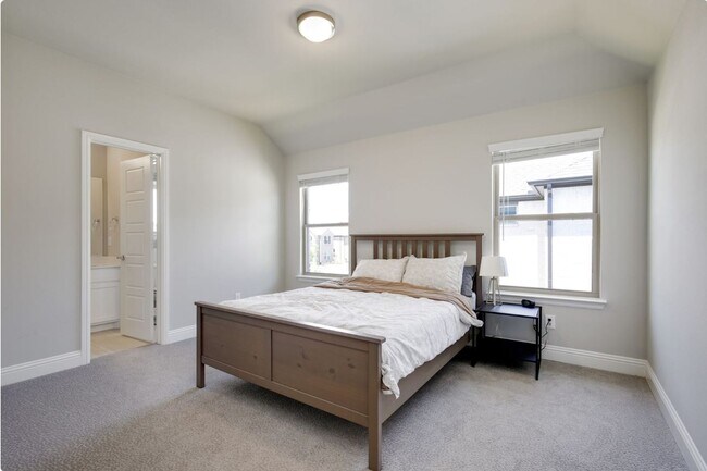 Building Photo - 6842 Gavin Dr