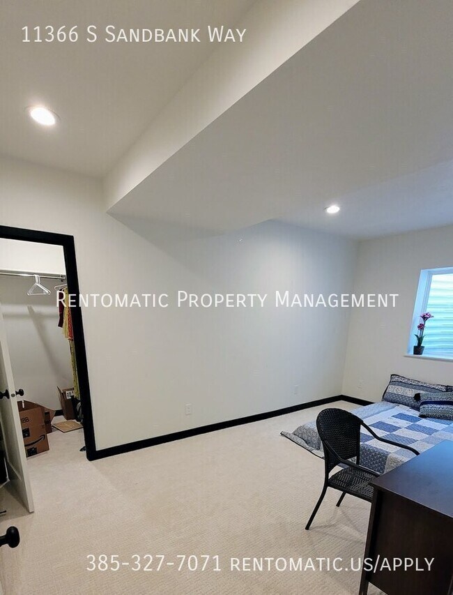 Building Photo - 11366 Sandbank Way