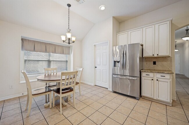 Building Photo - 1615 Bur Oak Dr