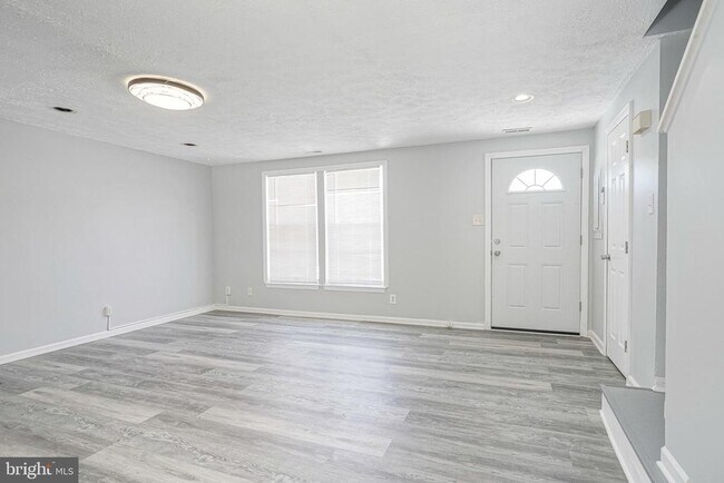 Building Photo - 53 Victoria Manor Ct