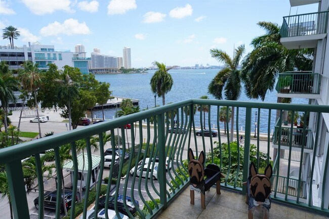 Primary Photo - 1408 Brickell Bay Dr