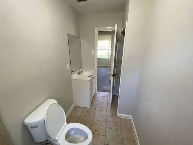 Building Photo - 5414 Northridge Dr