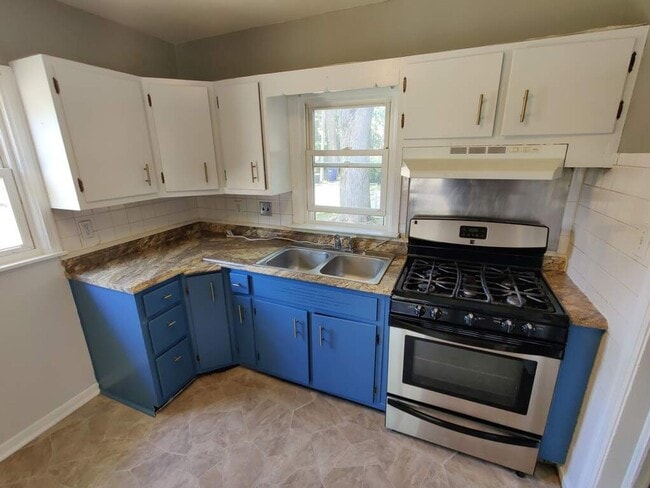 Building Photo - 1123 S Noble St