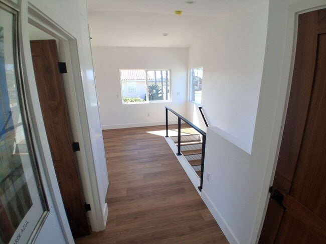 Building Photo - 591 Grove
