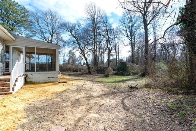 Building Photo - Charming, recently renovated 3-bed, 2.5 bath Ranch for rent in Milford, $2,200/month. Available e...
