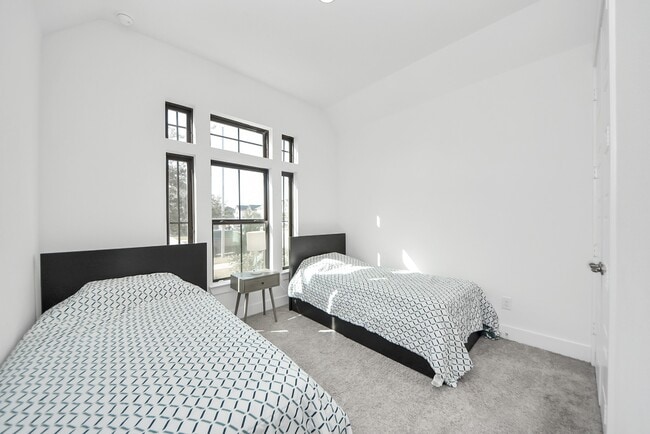 Building Photo - 4111 Crossfind Ct