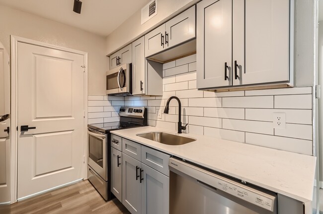 B1 Renovated - 2 Bed 2 Bath - Rise at Highland Meadows