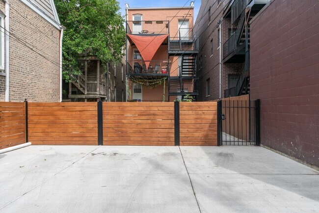Building Photo - 1402 N Campbell Ave