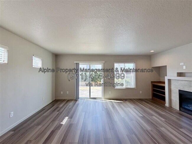 Building Photo - 13119 SW 154th Ave