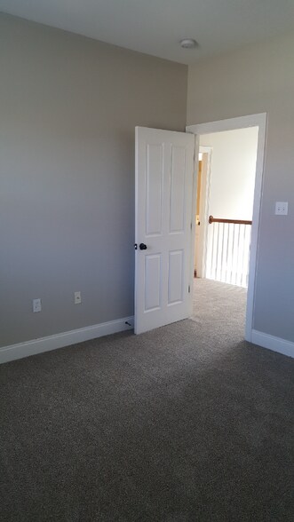 Building Photo - 12234 Village Maison Dr