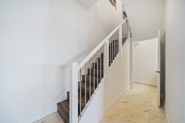 Building Photo - 4925 Pointe Midtown Way