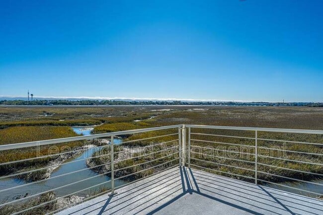 Building Photo - 242 Little Oak Island Dr