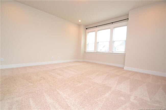 Building Photo - 544 Basin Hl Dr
