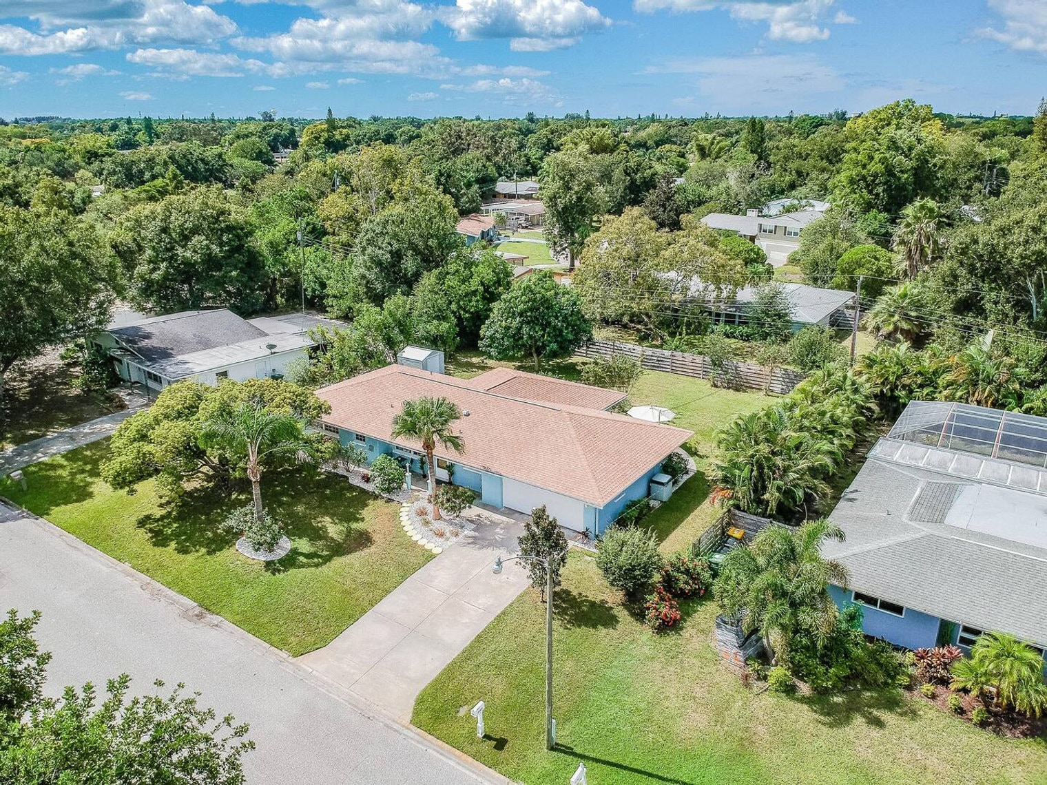 Building Photo - 2723 Jefferson Cir