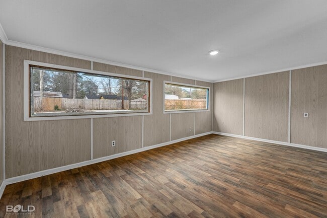 Building Photo - 1136 N Southland Park Dr