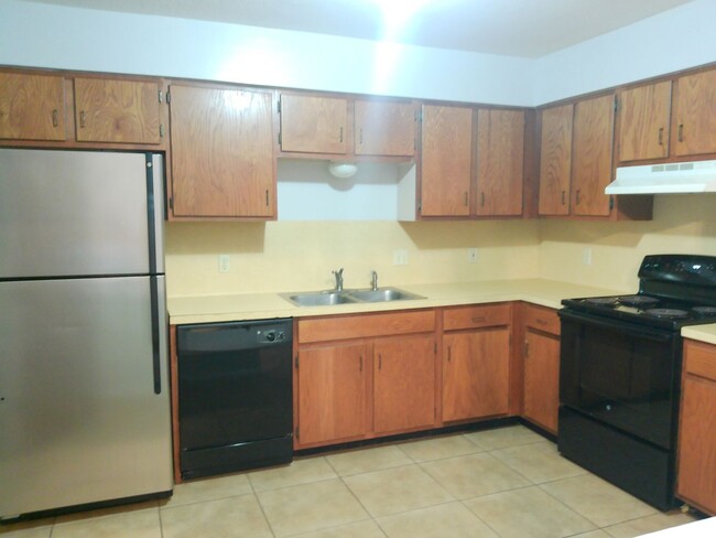 Building Photo - 6628 Hardwick Unit B - 2/Bed 1/Bath - $117...