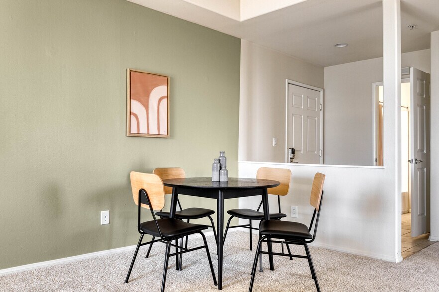 Building Photo - 1561 S Barrington Ave