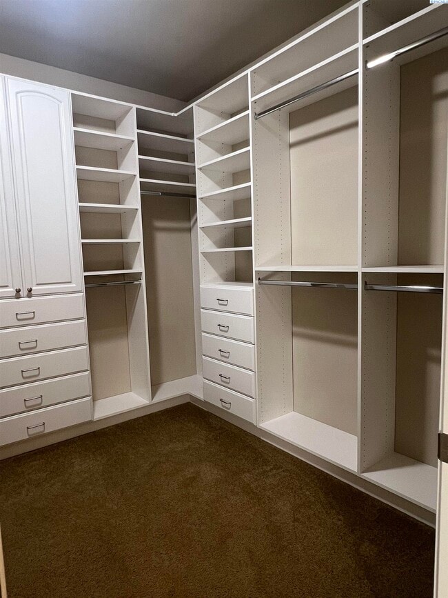 Building Photo - Sourthridge Area for rent