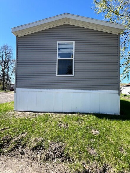 Building Photo - 98 Arbor St