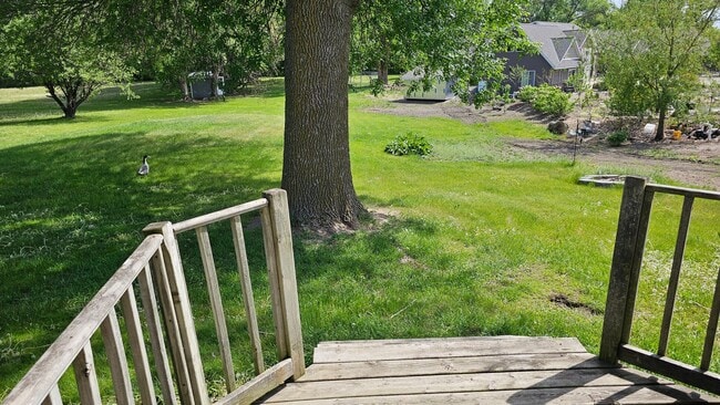 Building Photo - For Rent 5 Bed, 2 Bath, 2 stall garage,  single family home
