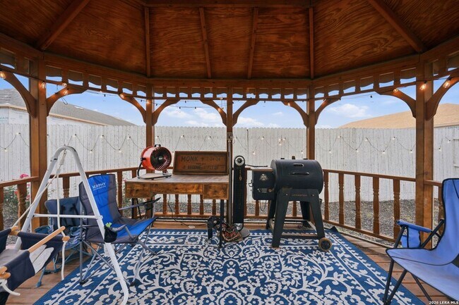 Building Photo - 140 Maverick Cv