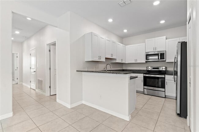 Building Photo - 13448 Crest Lake Dr