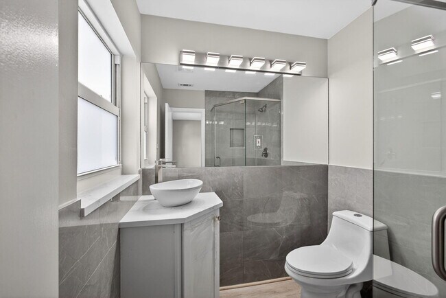 Building Photo - 624 Southwind Cir