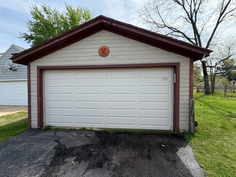 Building Photo - 4815 Lexington Blvd