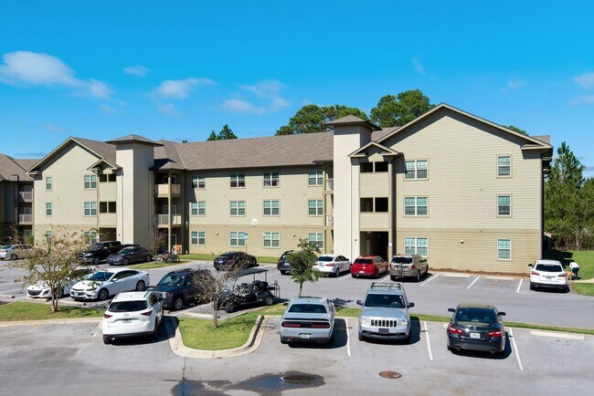 Building Photo - Beautiful Two Bedroom Apartment in Fort Walton Beach!